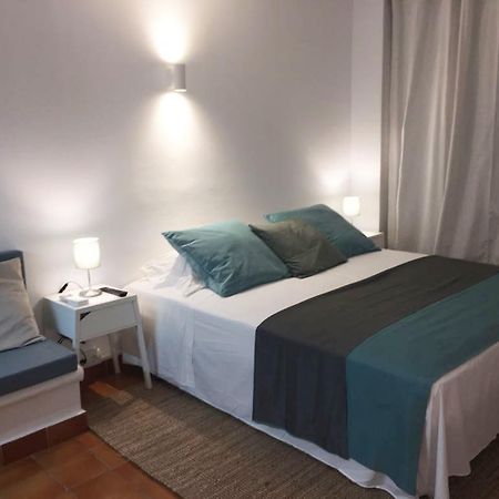 Apartamentos Albertos Санта-Эулалия-дель-Рио Экстерьер фото
