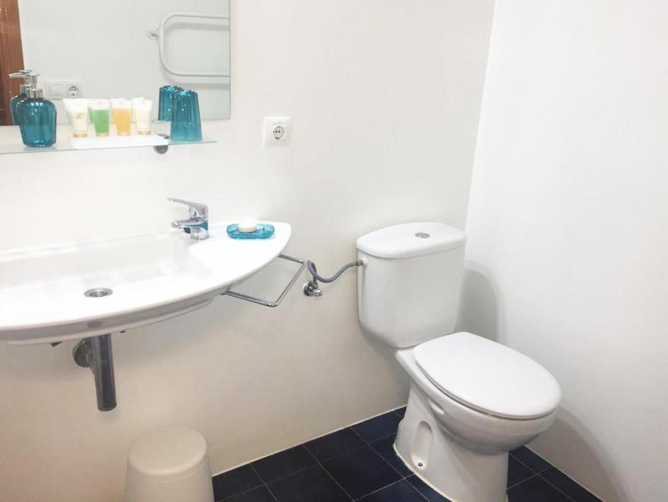 Apartamentos Albertos Санта-Эулалия-дель-Рио Экстерьер фото