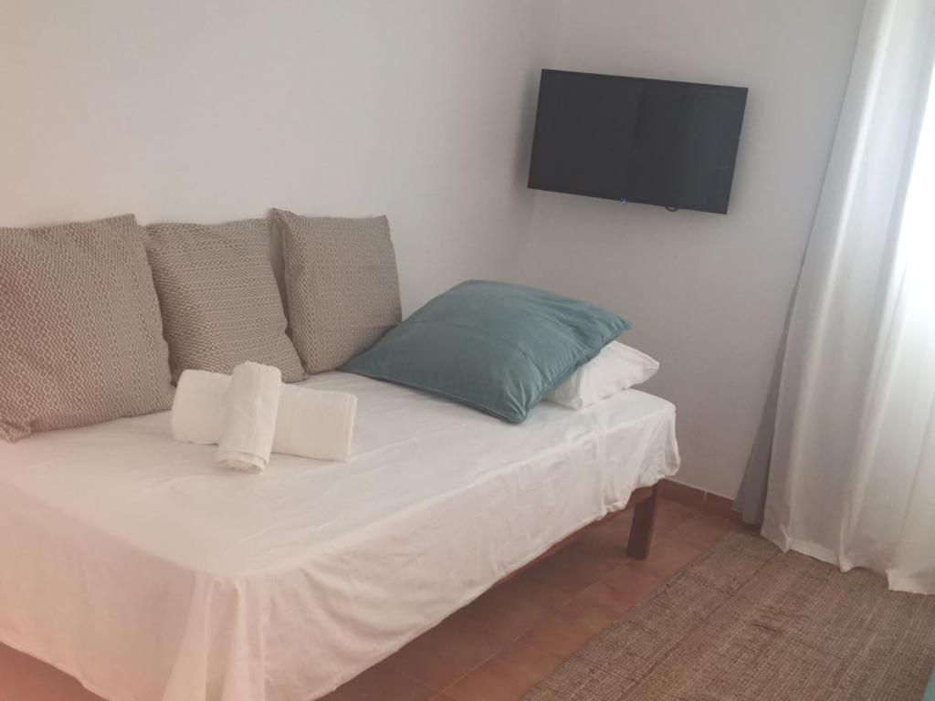 Apartamentos Albertos Санта-Эулалия-дель-Рио Экстерьер фото
