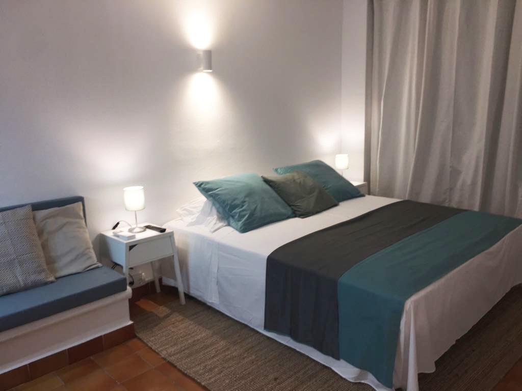 Apartamentos Albertos Санта-Эулалия-дель-Рио Экстерьер фото